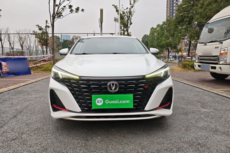 长安 逸动 2022款 PLUS 蓝鲸NE 1.4T GDI DCT尊贵版车身外观6001