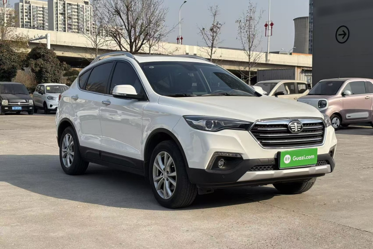 奔腾X80 2017款 1.8T 自动豪华型车身外观3