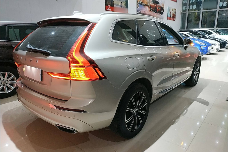 沃尔沃XC60 2020款 T5 四驱智远豪华版车身外观6005