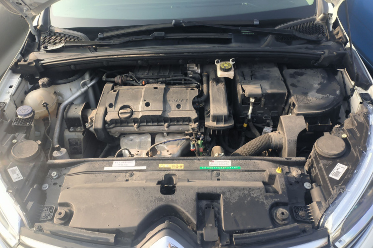 雪铁龙 C4世嘉 2018款 1.6L 手动豪华型机舱底盘24