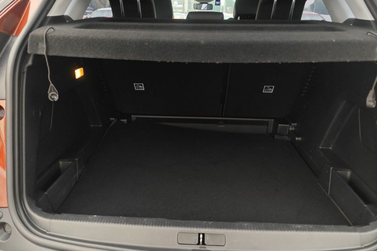 标致4008 2018款 350THP 精英版机舱底盘23