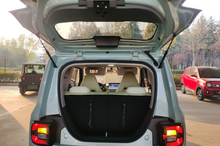 吉利银河 2023款 熊猫mini 200km 耐力熊机舱底盘23