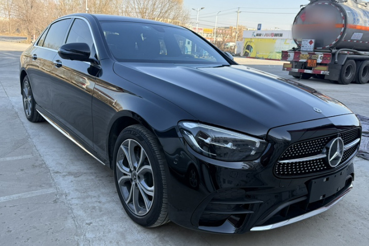奔驰E级 2021款 E 300 L 运动时尚型车身外观6001