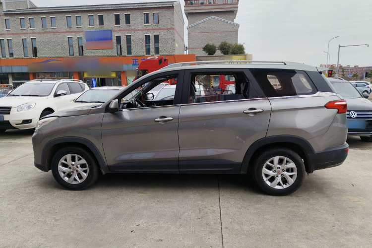 五菱汽车 五菱宏光S3 2018款 1.5L 手动豪华型 国V车身外观4