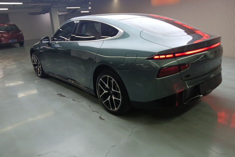 小鹏P7 2023款 P7i 702 Pro车身外观6003