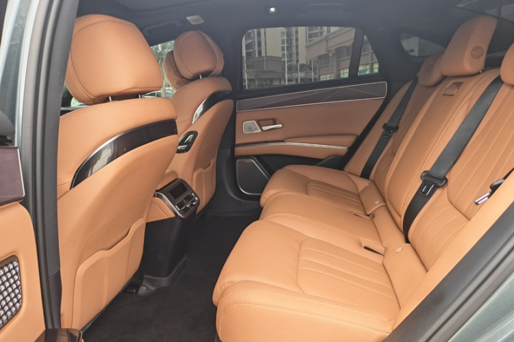 比亚迪 汉L 2025款 EV 701KM激光雷达旗舰型中控内饰7004