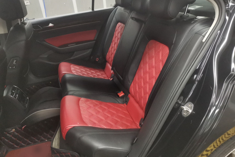 大众 迈腾 2017款 330TSI DSG 豪华型中控内饰21