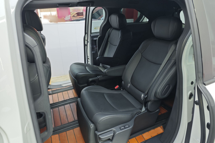 丰田 赛那SIENNA 2023款 2.5L混动 尊贵版中控内饰7002
