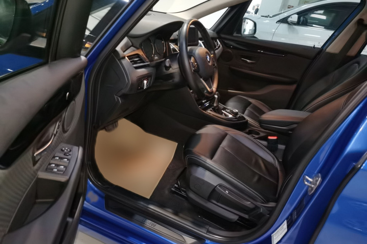 宝马2系旅行车 2018款 218i 时尚型中控内饰7003