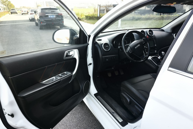 哈弗H6 2016款 升级版 1.5T 手动两驱精英型中控内饰7001