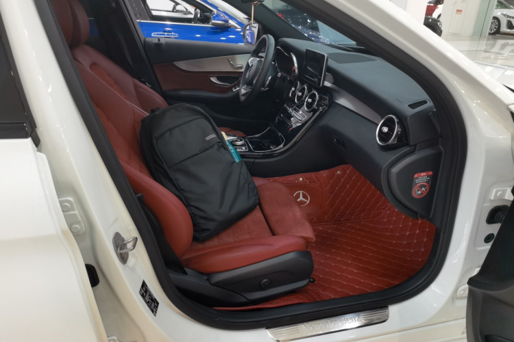 奔驰C级 2017款 改款 C 200 运动版局部细节41