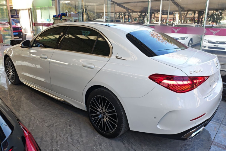 奔驰C级 2023款 改款 C 260 L 运动版车身外观4