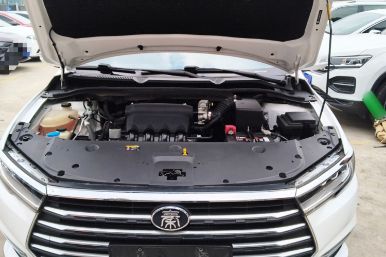 比亚迪 秦 2019款 1.5L 自动尊贵型机舱底盘24