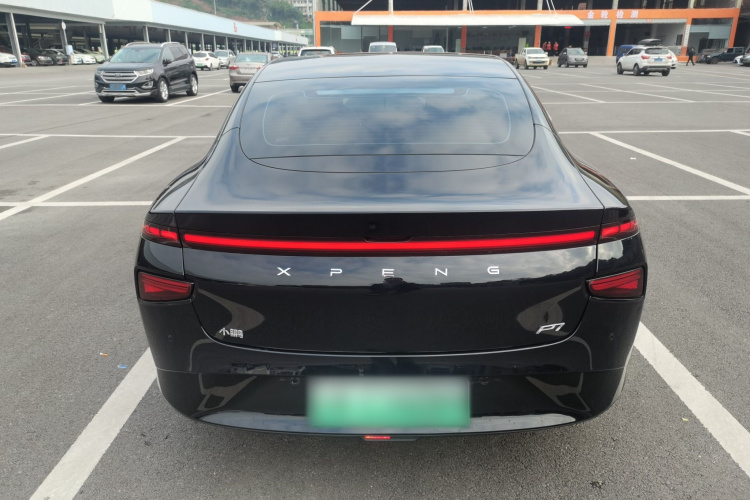 小鹏P7 2022款 480E车身外观6004