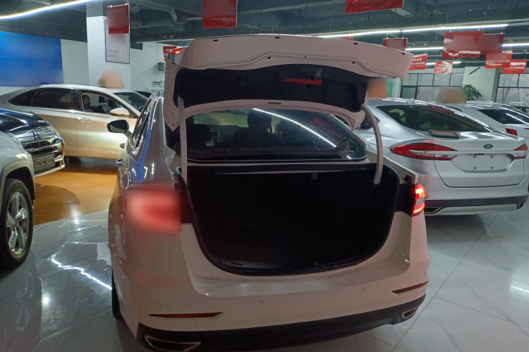 福特 蒙迪欧 2020款 EcoBoost 180 时尚型局部细节23