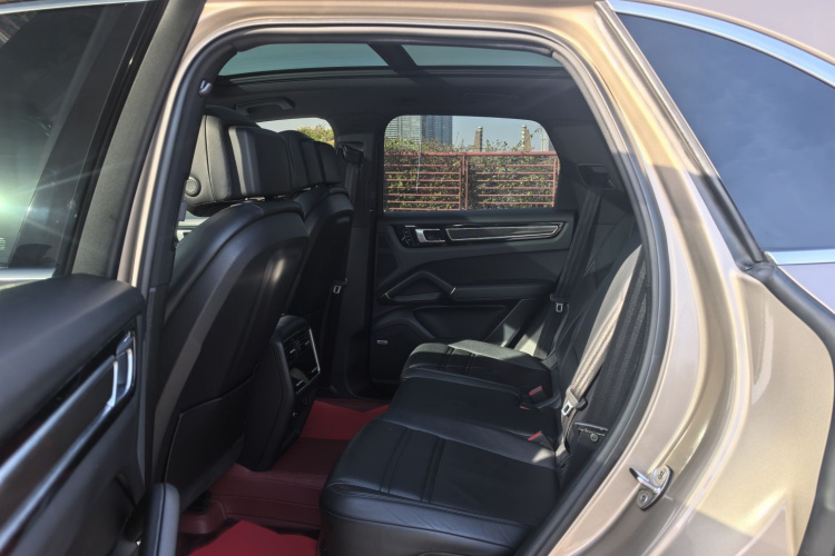 保时捷 Cayenne新能源 2019款 Cayenne E-Hybrid 2.0T中控内饰7002