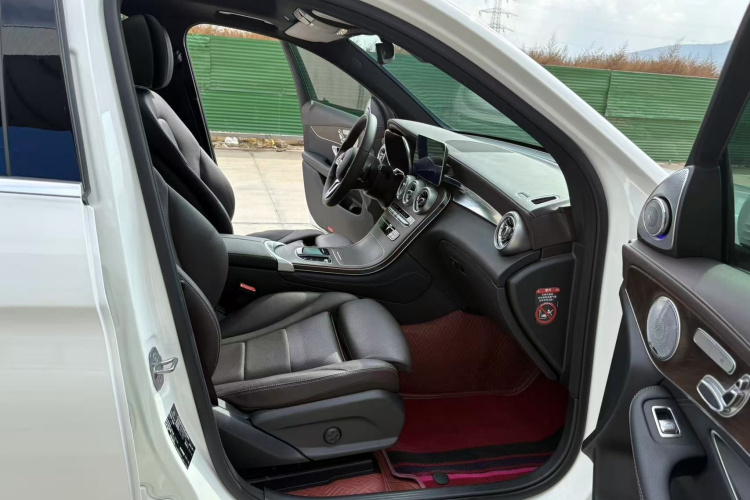 奔驰GLC 2020款 GLC 260 L 4MATIC 豪华型中控内饰7005