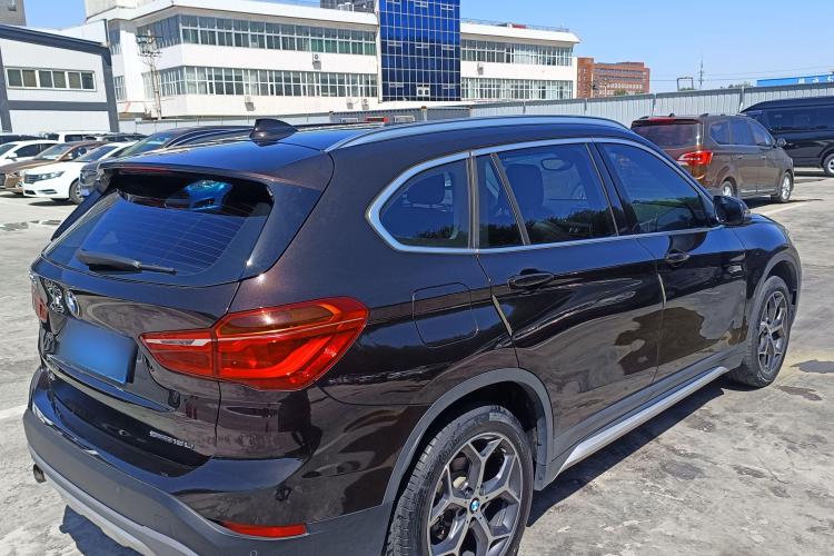 宝马X1 2019款 sDrive18Li 尊享型车身外观6007