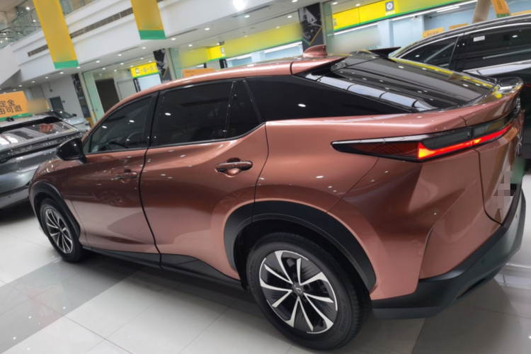 雷克萨斯RZ 2023款 450e 四驱纵享版车身外观6003