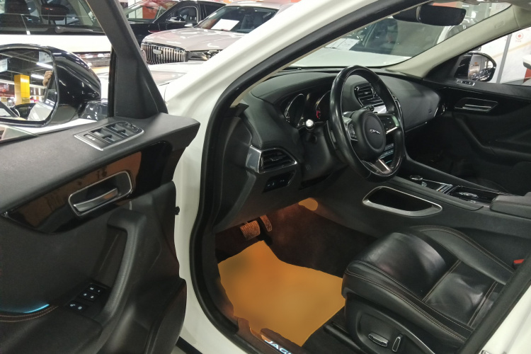 捷豹F-PACE 2020款 2.0T 都市尊享版中控内饰20