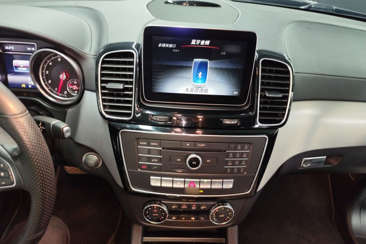 奔驰GLE轿跑 2015款 GLE 320 4MATIC 轿跑SUV局部细节16