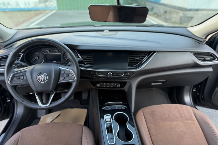 别克 君威 2023款 552T 智享型中控内饰7001