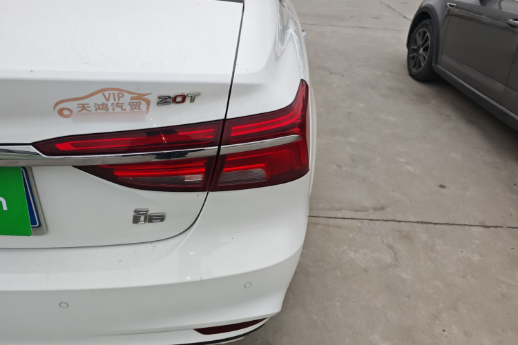 荣威i6 2019款 PLUS 20T TST 4G互联旗舰超赞版车身外观9
