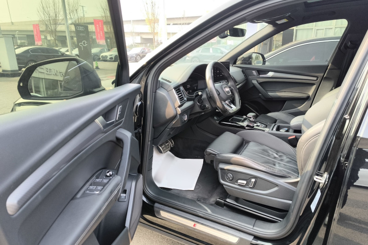奥迪Q5L 2024款 40 TFSI 豪华动感型中控内饰20