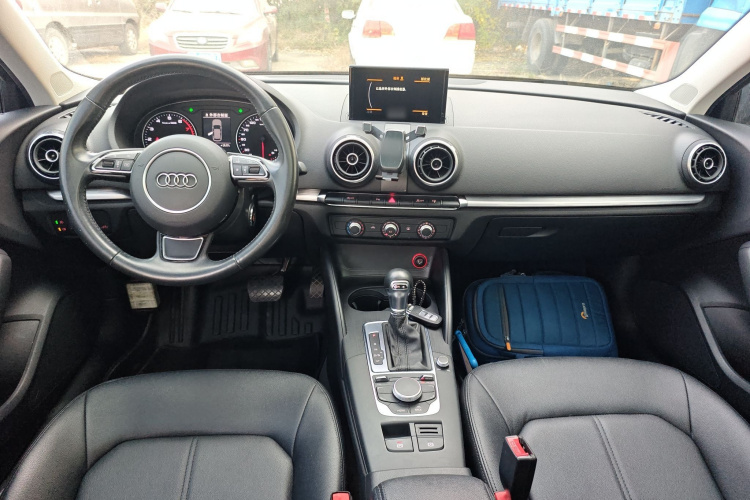奥迪A3 2016款 Sportback 35 TFSI 领英型中控内饰12