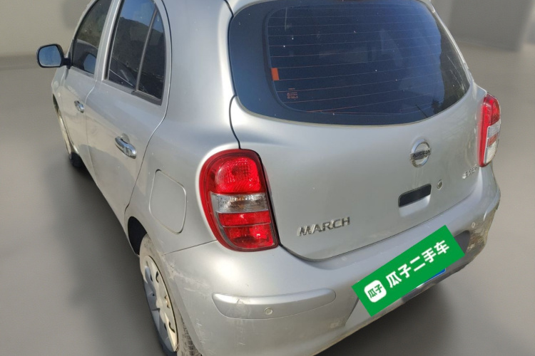 日产 玛驰 2015款 1.2L 手动易享版车身外观5