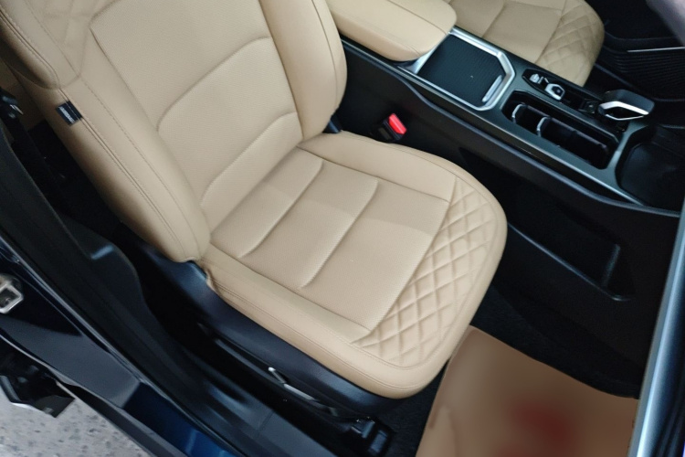 吉利汽车 豪越L 2023款 2.0T DCT旗舰型局部细节41