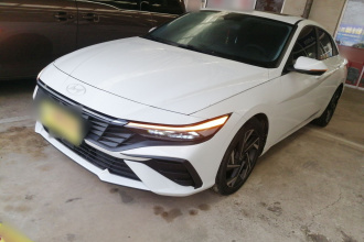 现代 伊兰特 2023款 1.5L CVT LUX尊贵版