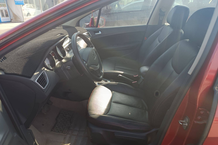 标致308 2013款 1.6L 自动优尚型中控内饰7002