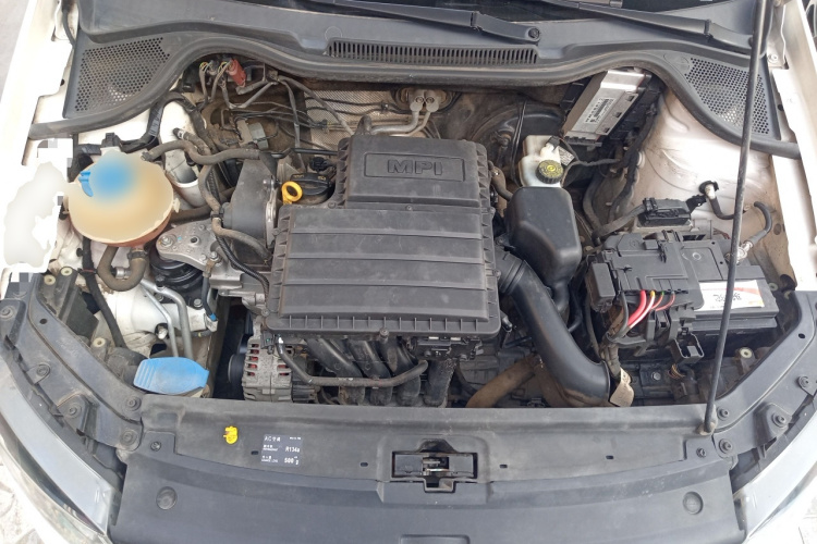 大众 Polo 2016款 1.4L 自动风尚型机舱底盘24