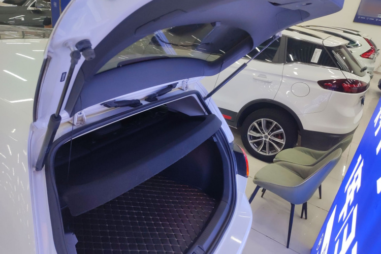 大众 高尔夫 2019款 280TSI DSG舒适型 国V机舱底盘23