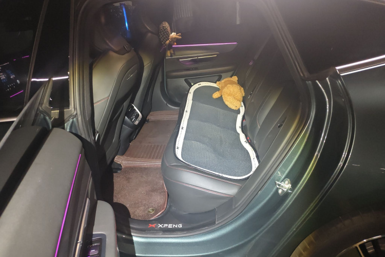 小鹏P7 2023款 P7i 702 Pro中控内饰21