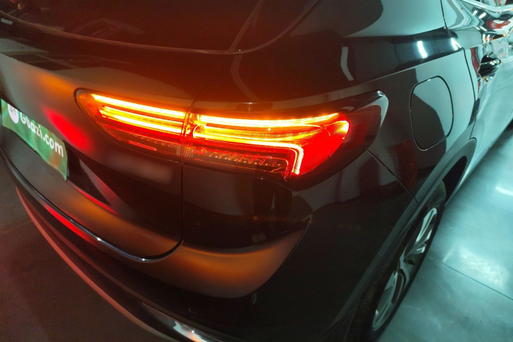 别克 2022款 昂科威S 552T 两驱精英型车身外观9