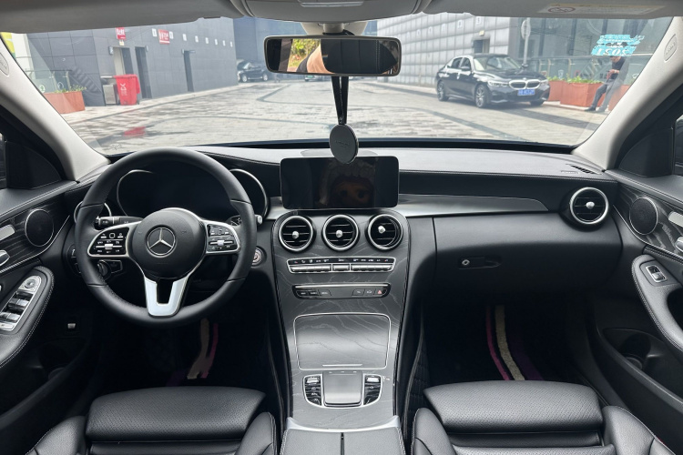 奔驰C级 2019款 C 260 L 运动版中控内饰7002