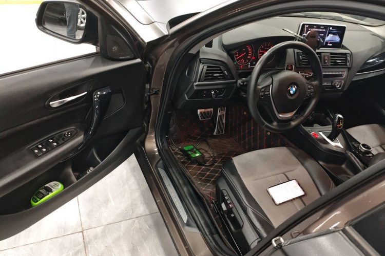 宝马1系(进口) 2013款 改款 116i 领先型中控内饰7003