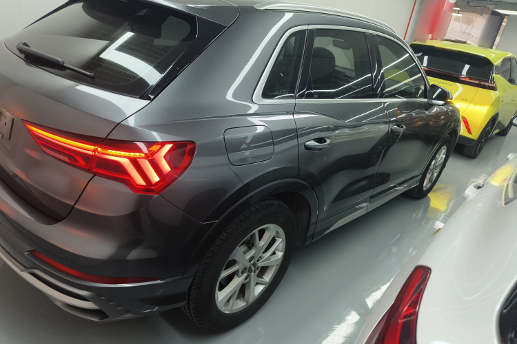 奥迪Q3 2019款 35 TFSI 进取动感型车身外观7