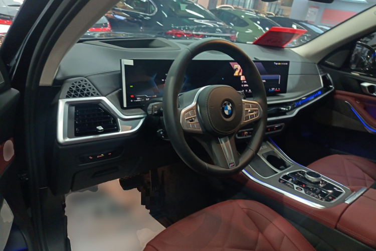 宝马X5 2025款 xDrive 30Li 尊享型M运动曜夜套装中控内饰12
