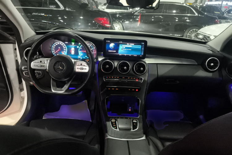 奔驰C级 2020款 改款 C 260 L 运动版中控内饰12