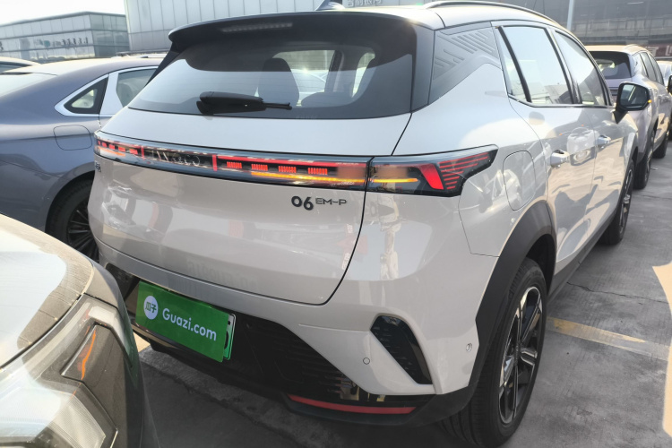 领克06 EM-P 2025款 EM-P 126长续航Halo车身外观6