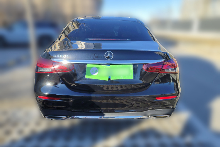 奔驰E级 2021款 E 300 L 运动尊贵型车身外观6