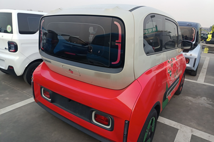 宝骏KiWi EV 2021款 设计师 三元锂车身外观7