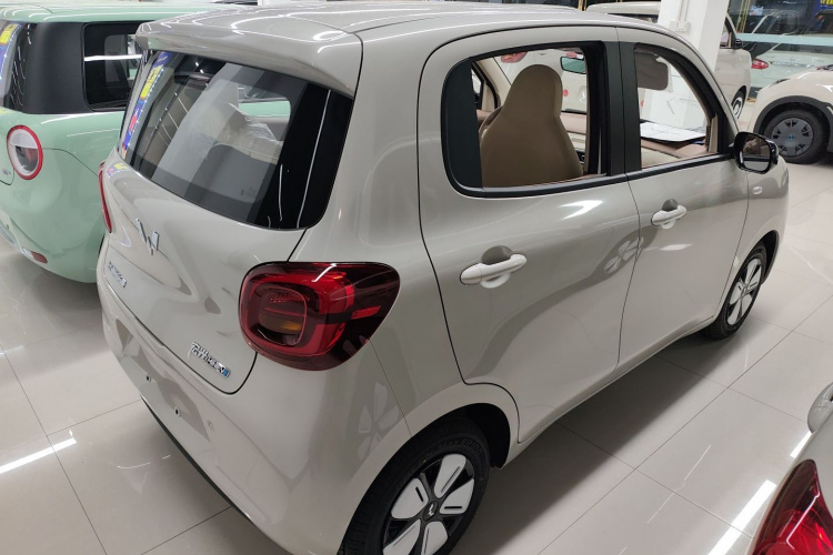 五菱汽车 宏光MINIEV 2025款 四门版 进阶款车身外观7