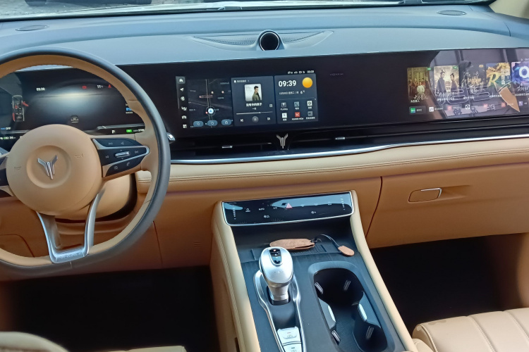 岚图汽车 岚图梦想家 2024款 PHEV 超长续航尊贵版中控内饰12