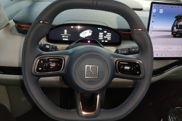 极氪MIX 2025款 长续航智驾版中控内饰13