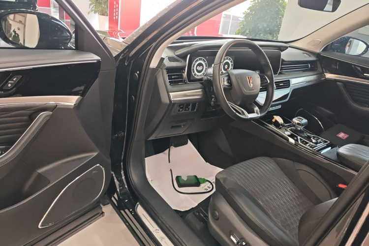 红旗HS5 2022款 2.0T 智联旗悦版中控内饰20