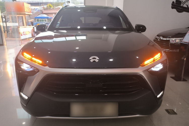 蔚来ES8 2020款 580KM 签名版 六座版车身外观2